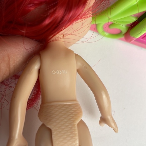 Strawberry Shortcake Wardrobe & 3 Dolls - Picture 14 of 16